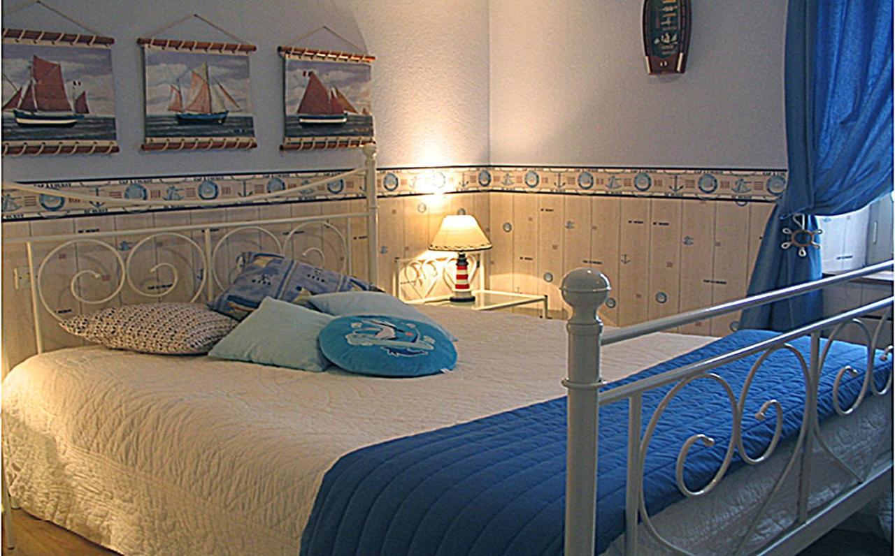 Chez Martine Et Bernard Bed & Breakfast Saint-Vincent-Sterlanges Exterior photo