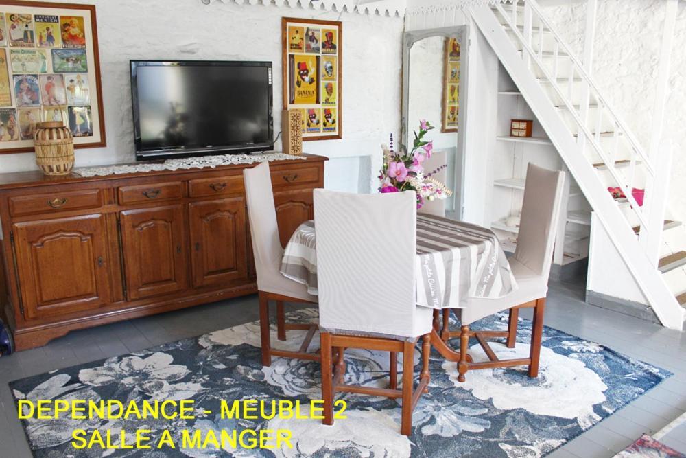 Chez Martine Et Bernard Bed & Breakfast Saint-Vincent-Sterlanges Exterior photo