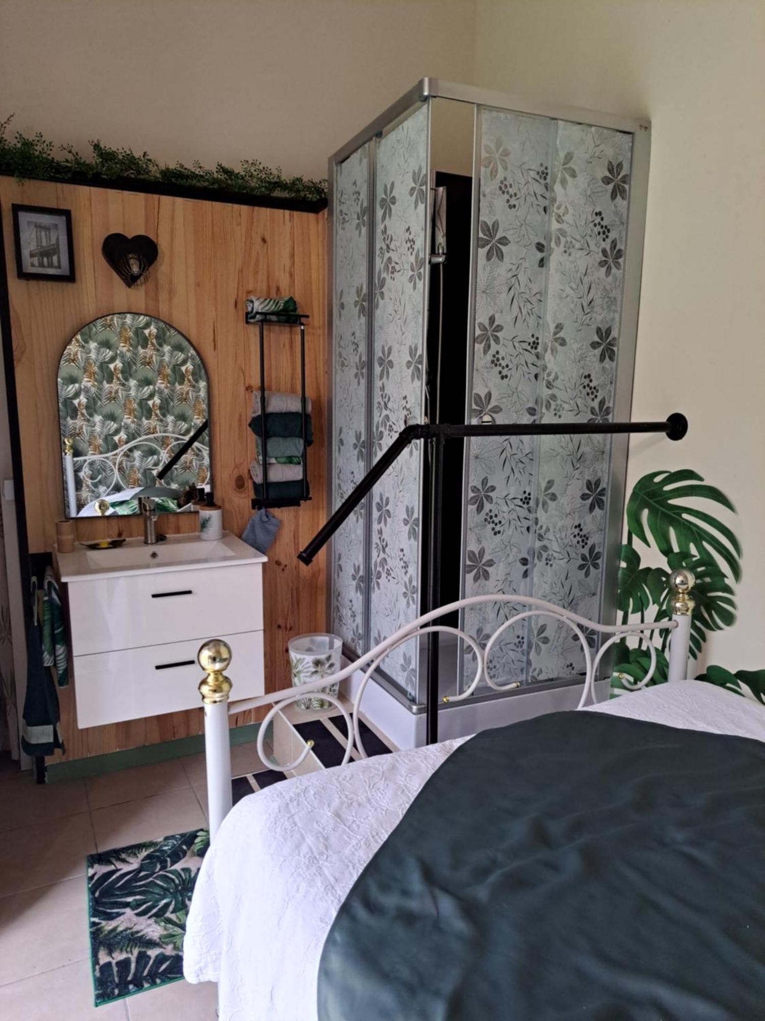 Chez Martine Et Bernard Bed & Breakfast Saint-Vincent-Sterlanges Exterior photo